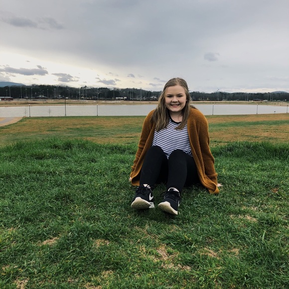 Meet your Posher, Kimber - Picture 1 of 1